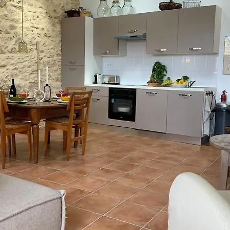 Old House, Close To Uzes Dom wakacyjny
