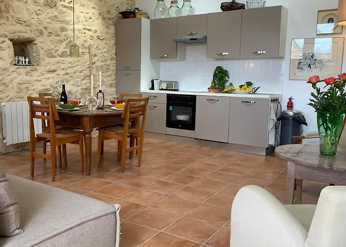 Old House, Close To Uzes Vakantiehuis